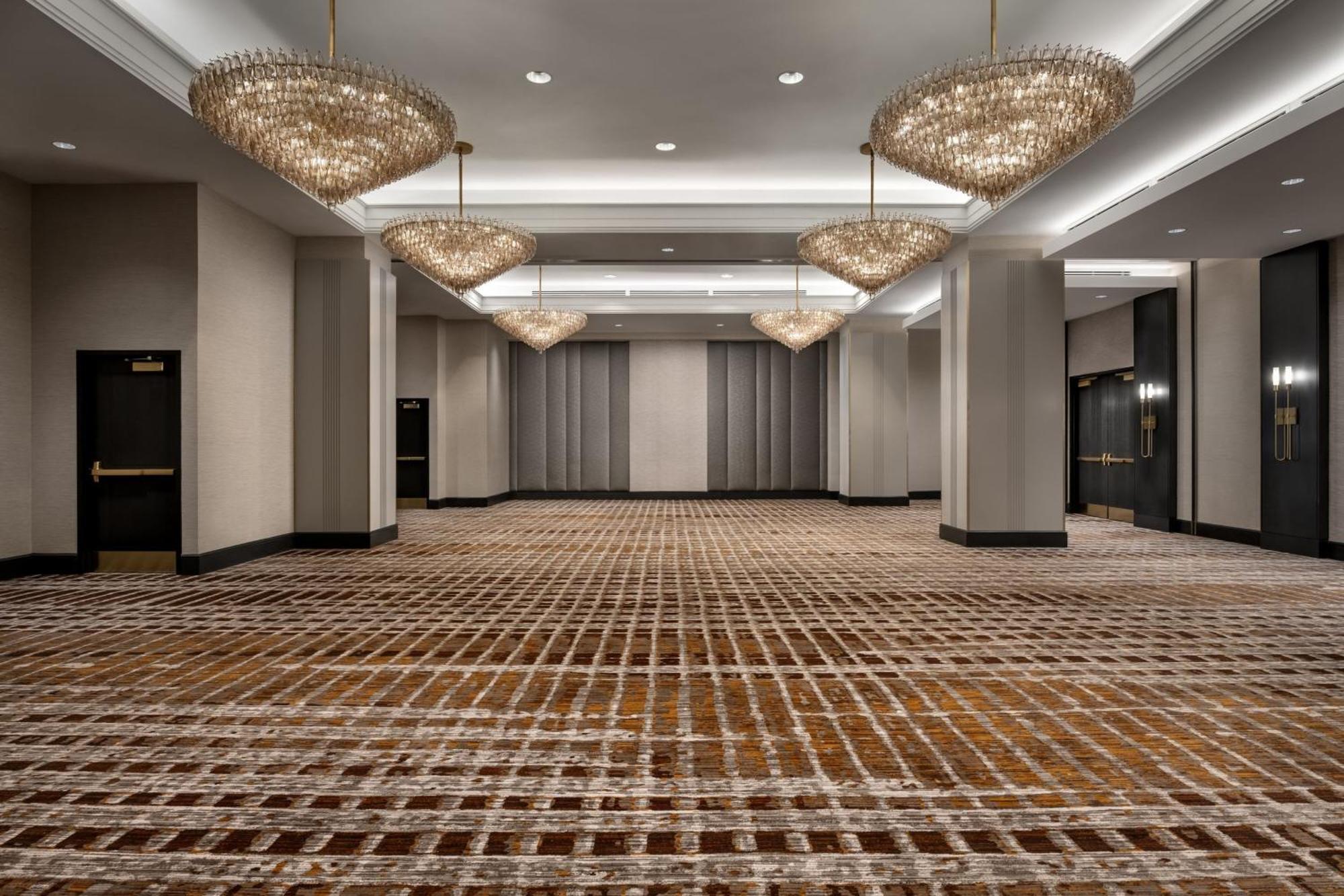 The Ritz-Carlton, Tysons Corner Hotel Екстериор снимка