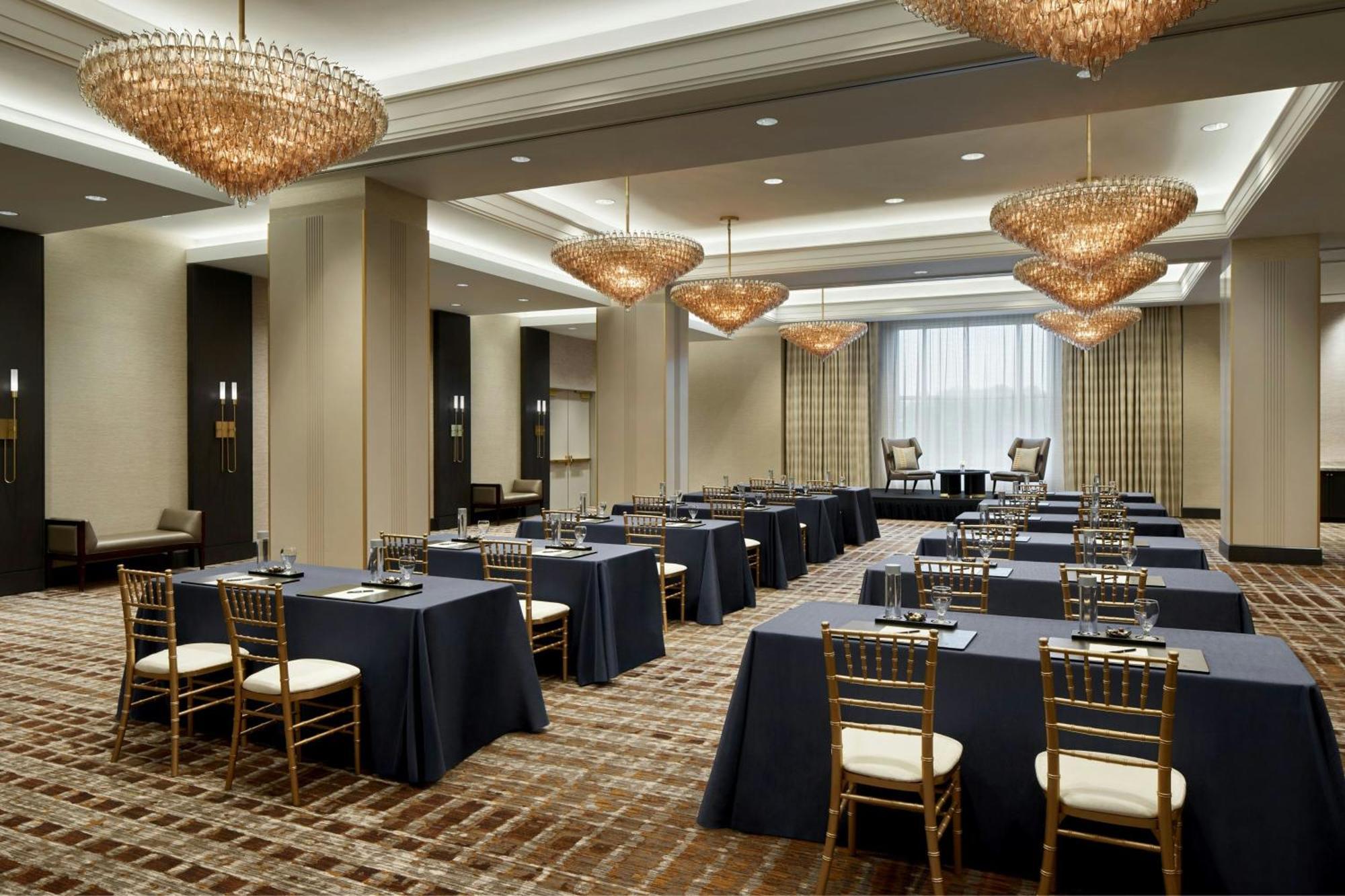 The Ritz-Carlton, Tysons Corner Hotel Екстериор снимка